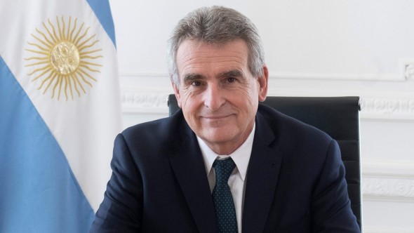 Rossi: "Quiero ser presidente para garantizar que el crecimiento económico va a ser redistribuído"