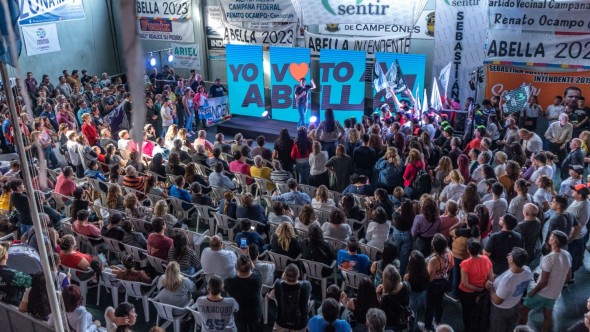 Ante una multitud, Abella pidió a su militancia trabajar por "4 años más de transformaciones"