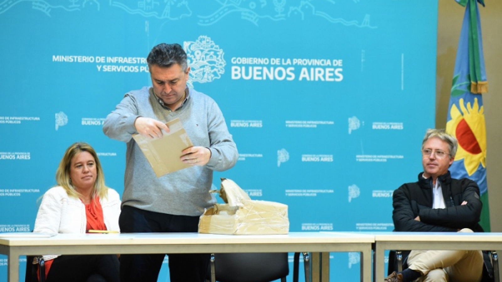 Provincia licitó obras cloacales para José C. Paz y Moreno