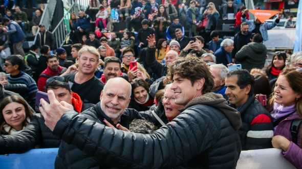 Horario Rodríguez Larreta disfrutó junto a Martín Lousteau y a miles de vecinos de la quinta edición del Campeonato Federal del Asado: "Acompañamos esta fiesta porque es federal y genera trabajo"