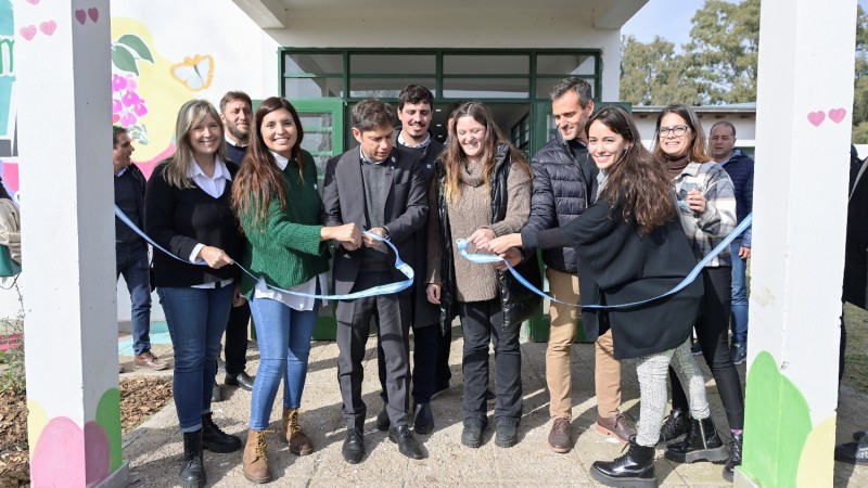 Kicillof presentó el Programa Bonaerense por el Ambiente y entrego bicicletas a estudiantes