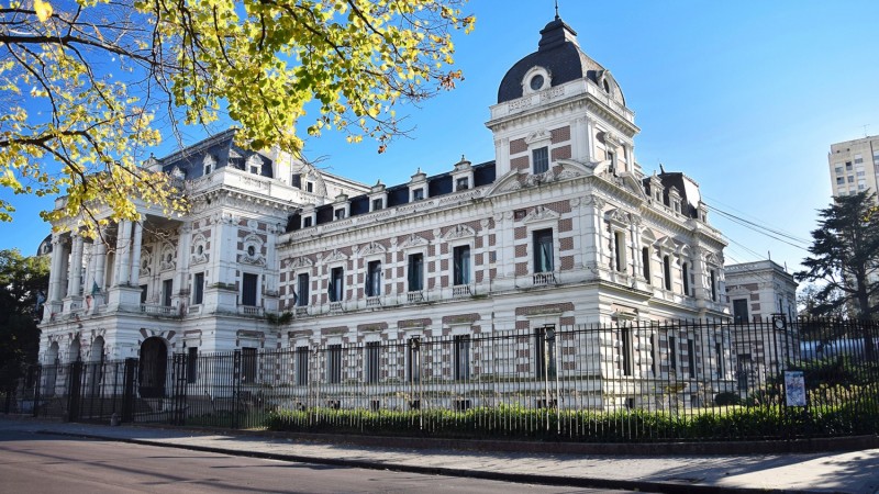 La Provincia de Buenos Aires reabre la paritaria y analiza un aumento salarial en dos tramos