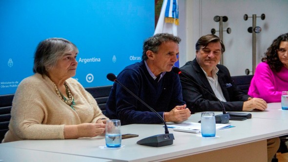 Se firmó un convenio de colaboración y asistencia entre el Ministerio de Obras Públicas y Senasa