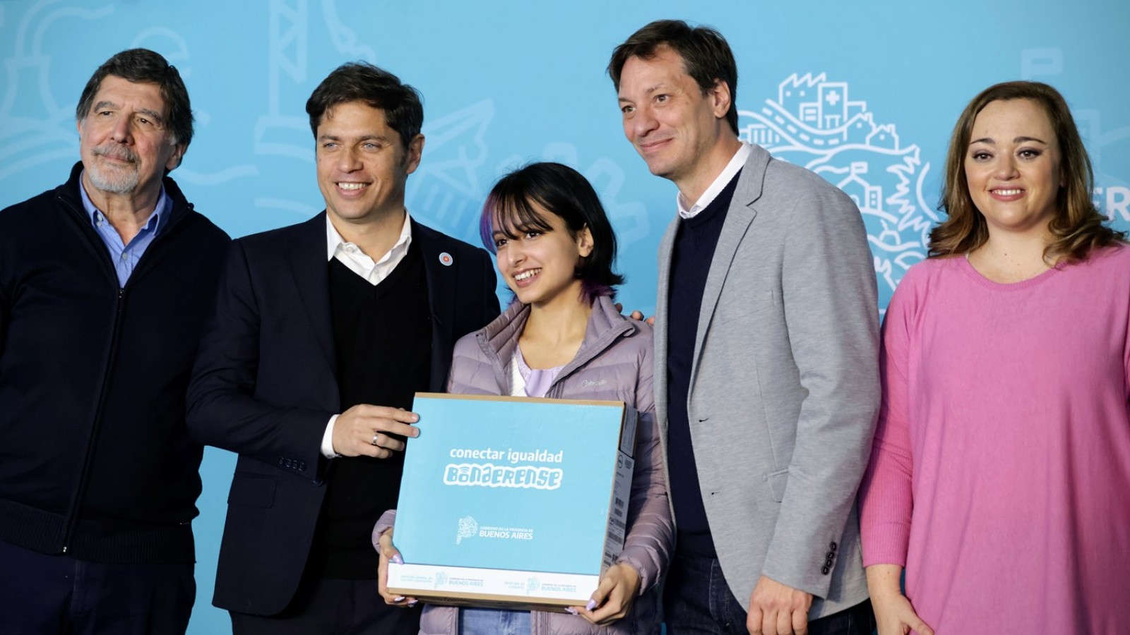 Kicillof: "La entrega de computadoras es para que todos partan desde el mismo lugar: sin igualdad de oportunidades no hay libertad"