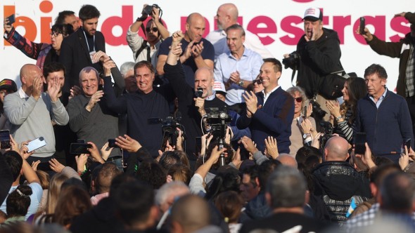 Rodríguez Larreta: "Se acaba la jubilación de hambre y a los comerciantes vamos a bajarle los impuestos, van a poder trabajar y ganar el pan para sus familias"