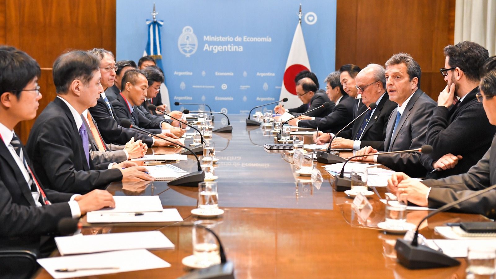 Massa recibió a representantes de la cámara empresarial más importante de Japón para acelerar inversiones productivas en sectores estratégicos