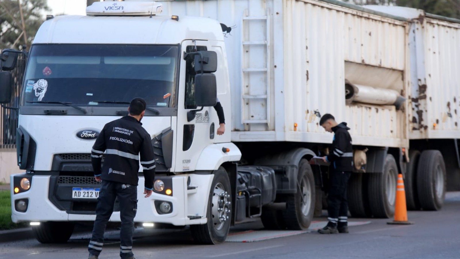 Un detenido y más de 50 mil kilos de exceso en carga, el resultado de un nuevo operativo de Transporte bonaerense