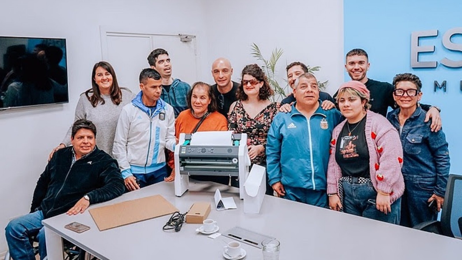 La Municipalidad de Escobar entregó una impresora braille para las personas no videntes del distrito