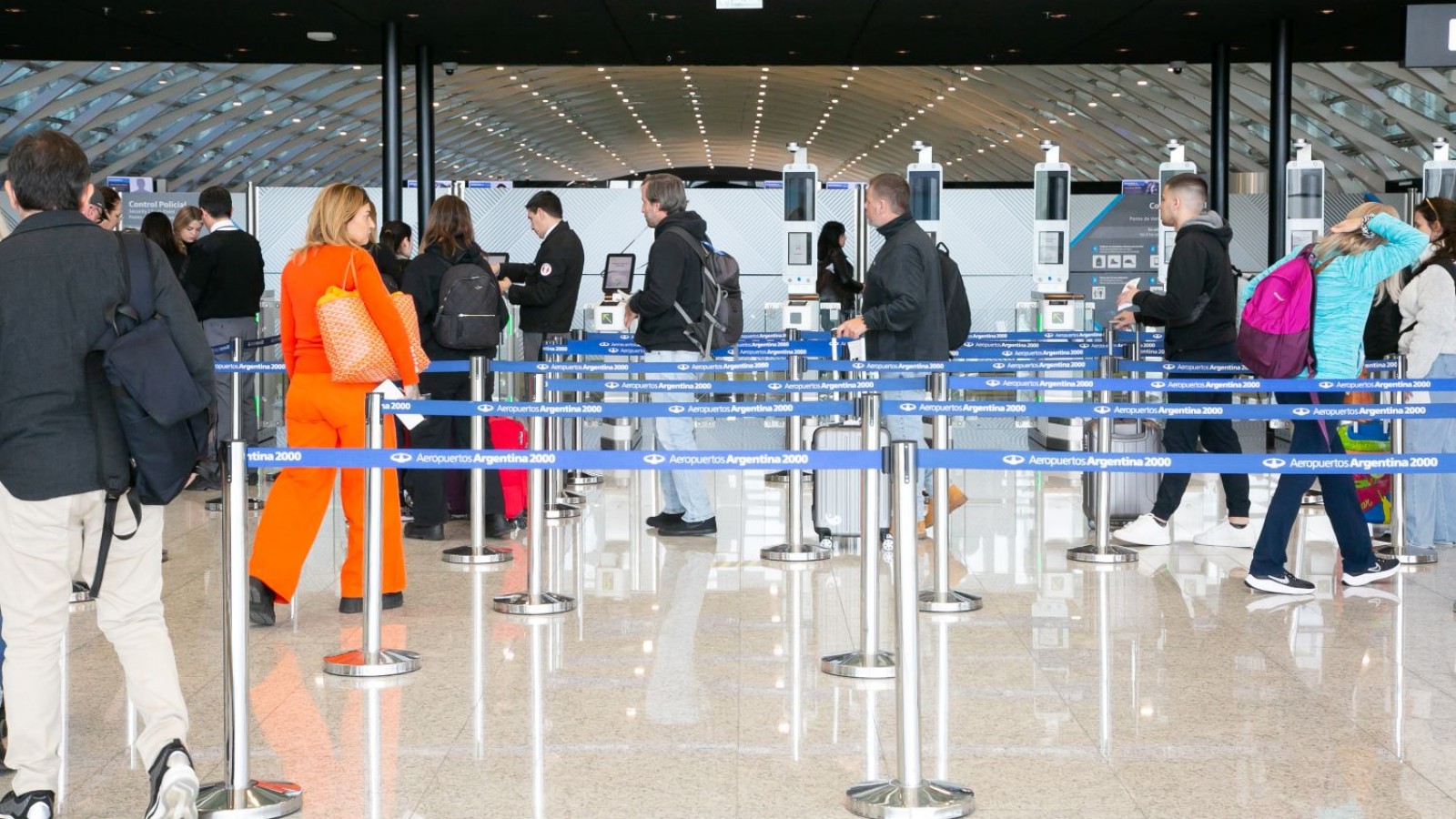 Fin de semana largo: Más de 680 mil personas se movilizaron en avión, tren o micro por todo el país