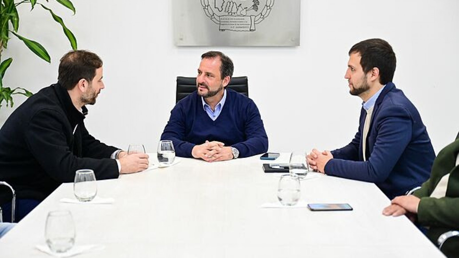 Escobar del futuro: Sujarchuk firmó un convenio para la incorporación de la empresa ADA Solar al Polo Tecnológico FlyTech