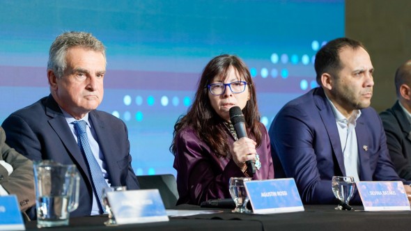 Silvina Batakis abrió el "Mes de la Industria" en Berazategui