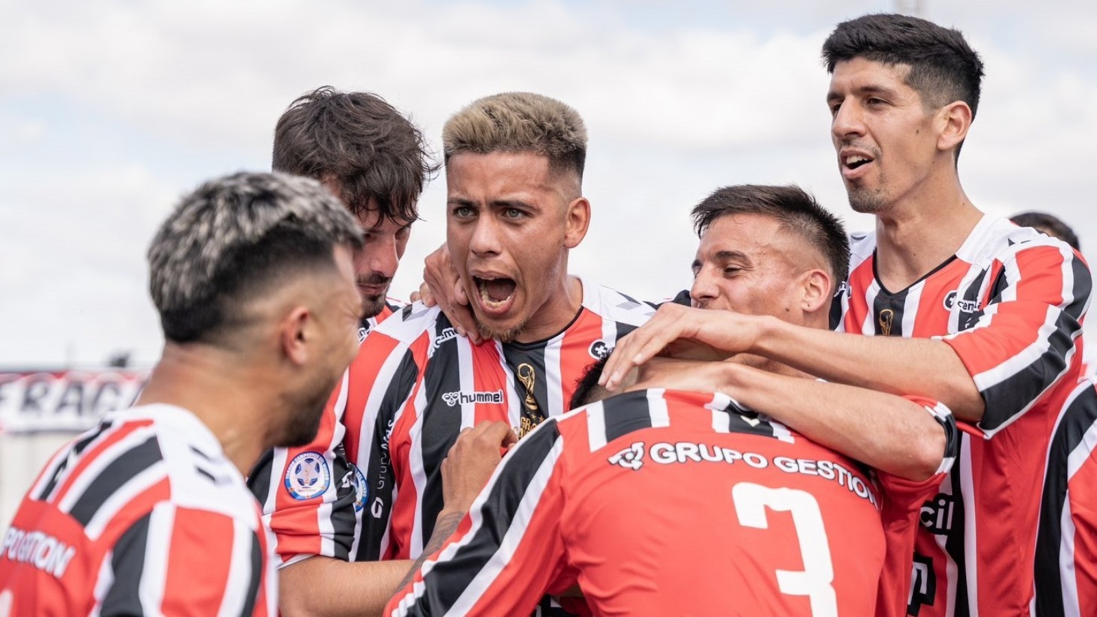 Lider Chacarita gana y se afianza en la punta de la Zona B de la Primera Nacional
