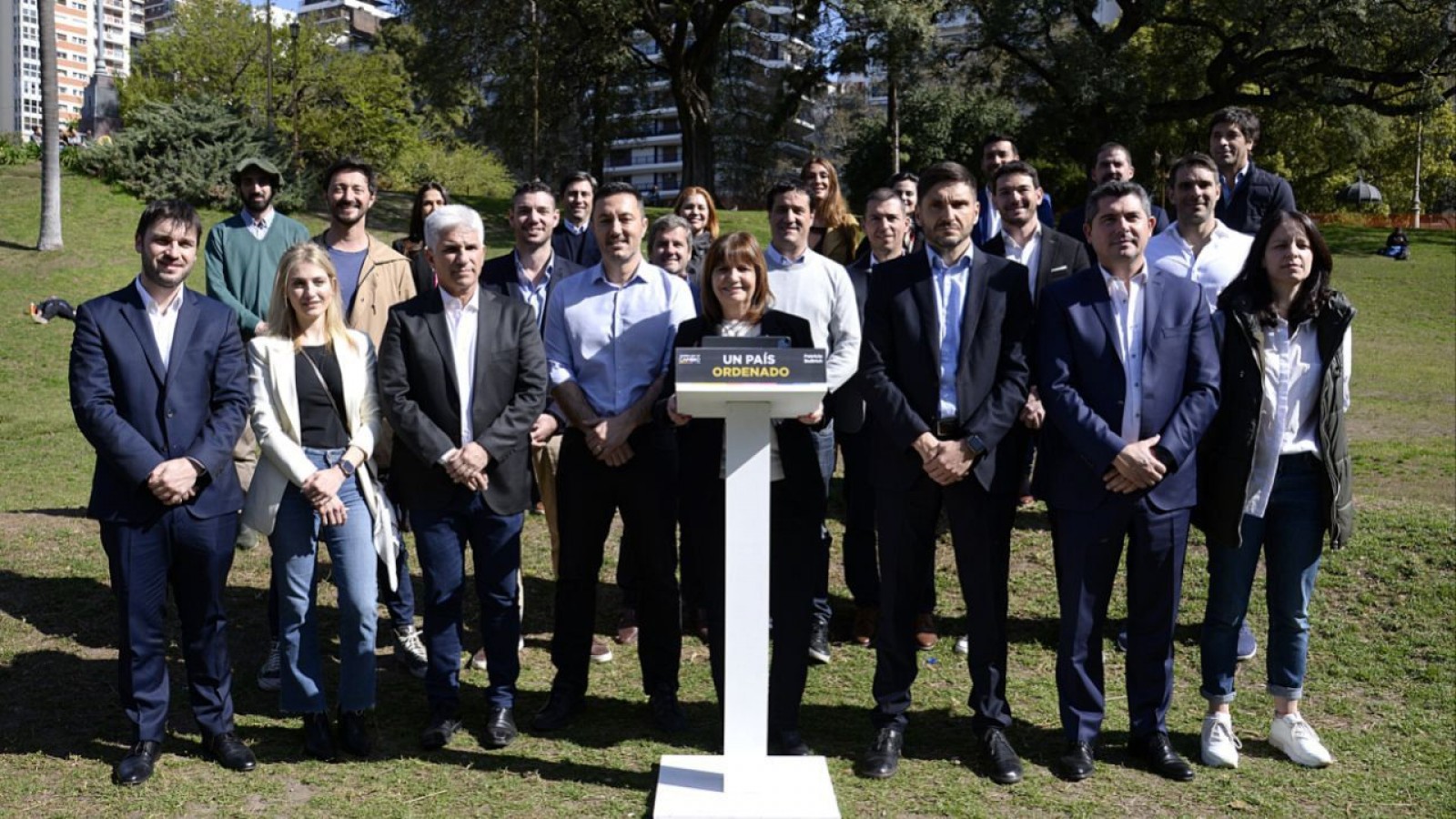 Bullrich presentó su "equipo de nuevos líderes" de JxC y recibió más apoyo dentro de la coalición