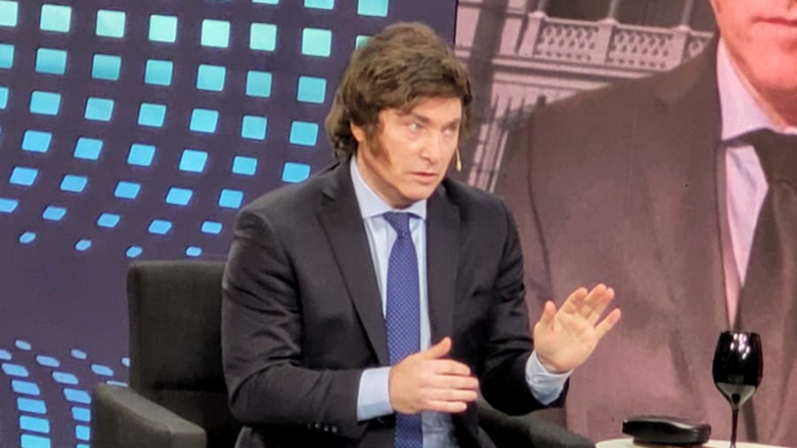 Milei propuso un "cambio de raíz" en su nuevo spot de campaña hacia las elecciones generales