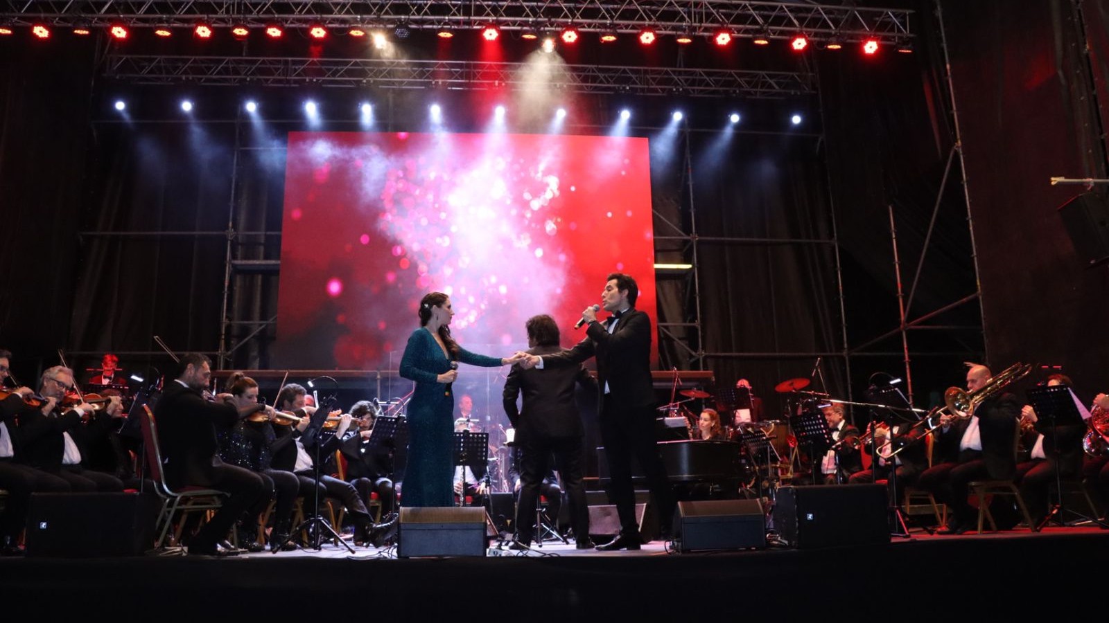 Ángel Mahler y la Orquesta B.A. Pops dieron un gran concierto en San Miguel por las Fiestas Patronales
