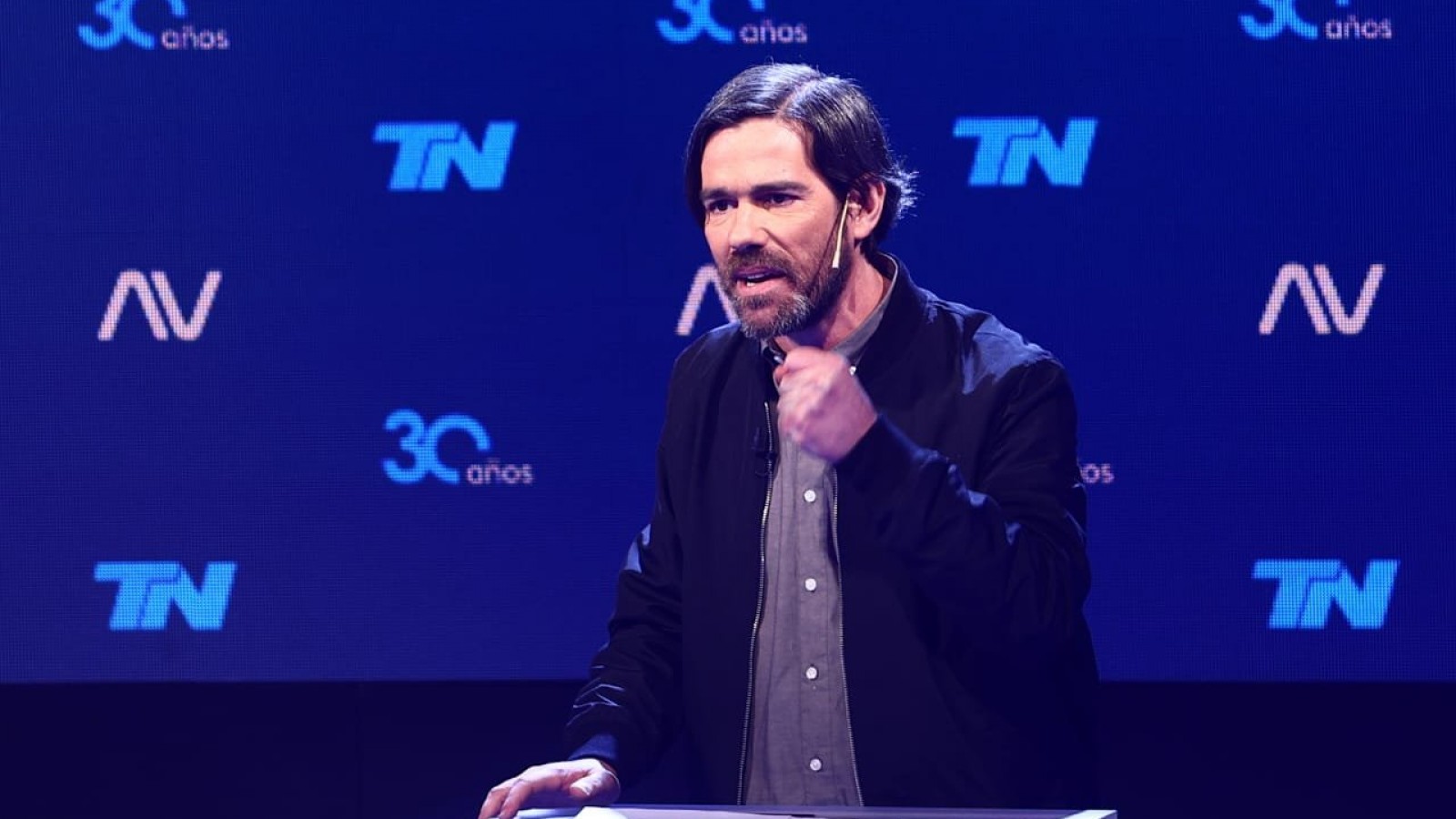 Del Caño consideró importante "exponer el pasado de Villarruel en relación a la dictadura genocida"