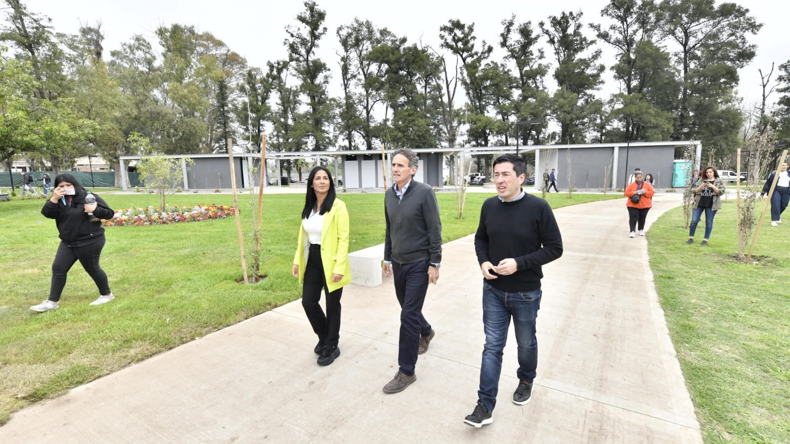 Se realizó el festejo del día de la primavera y del estudiante en Malvinas Argentinas