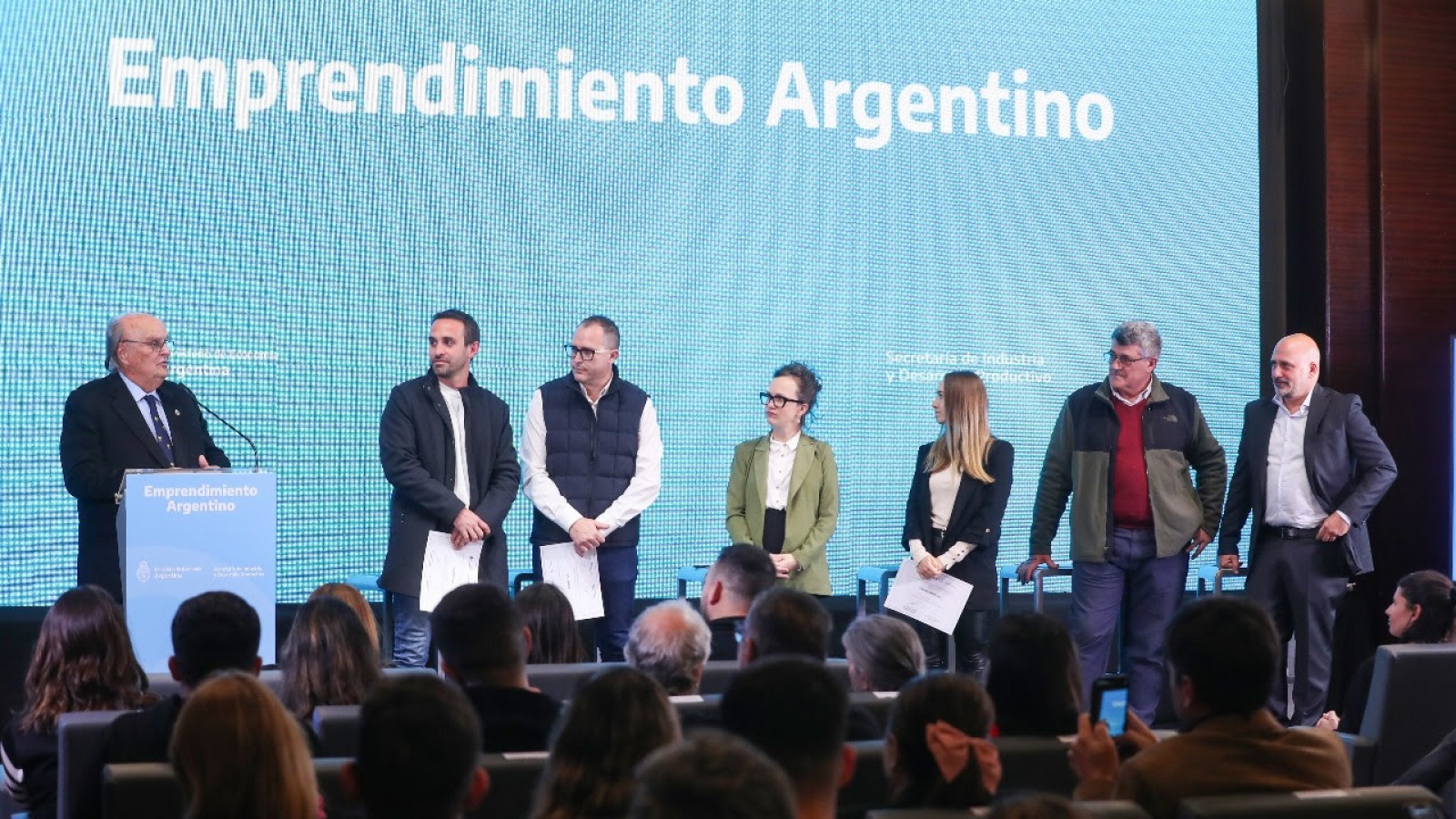 Mendiguren: "El entramado emprendedor es clave para el desarrollo y la integración territorial"