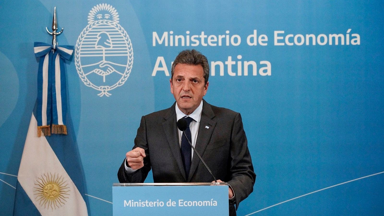 Massa dijo que crece el abastecimiento de combustibles y advirtió por stockeo y especulación