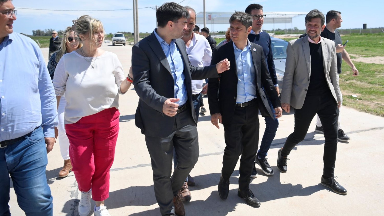 Kicillof recorrió los avances de obras de infraestructura en Castelli