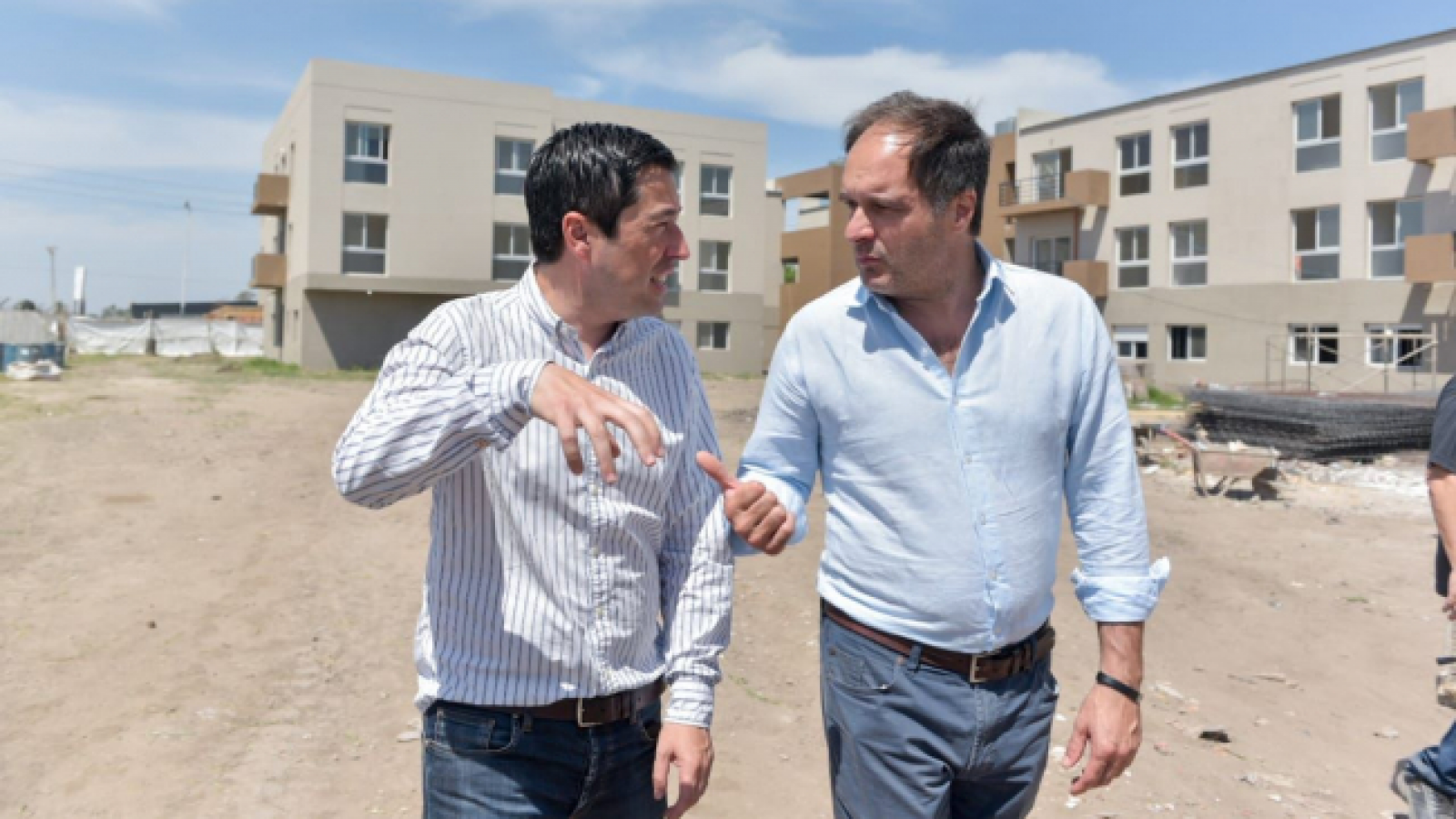 Nardini y Maggioti recorrieron obras de vivienda en Malvinas Argentinas