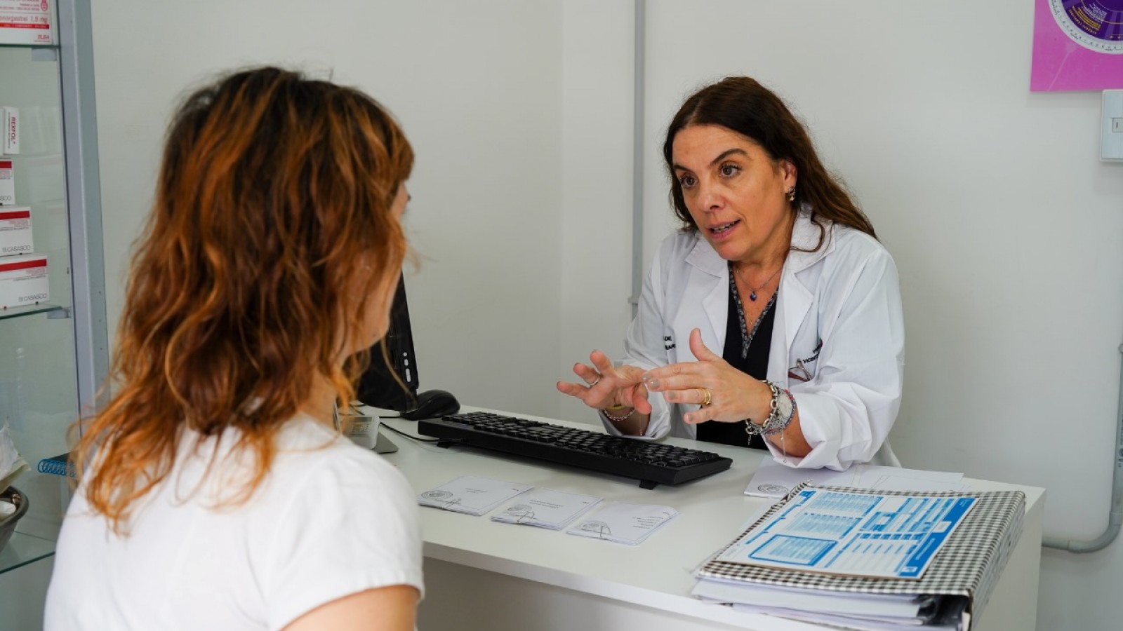 Cómo funcionan los parches no invasivos que utiliza Vicente López para detectar cáncer de mama