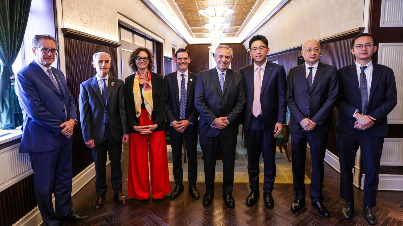 Fernández se reunió con representantes de empresas chinas que desarrollan proyectos en Argentina