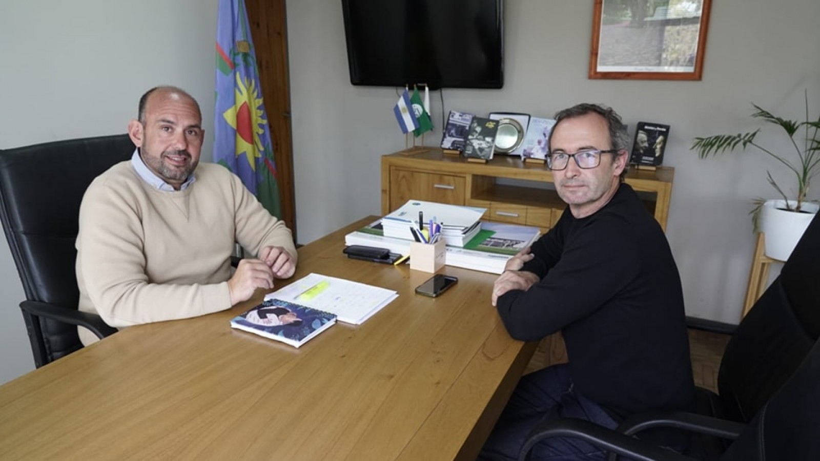 Esteban Sanzio presentó a José Serpi como nuevo coordinador de proyectos del municipio