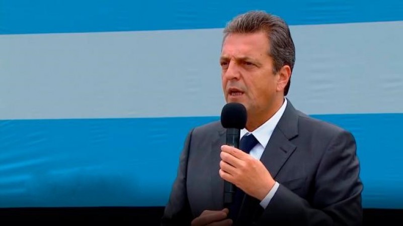 En un acto en San Miguel, Massa hizo una fuerte defensa de la educación pública y gratuita