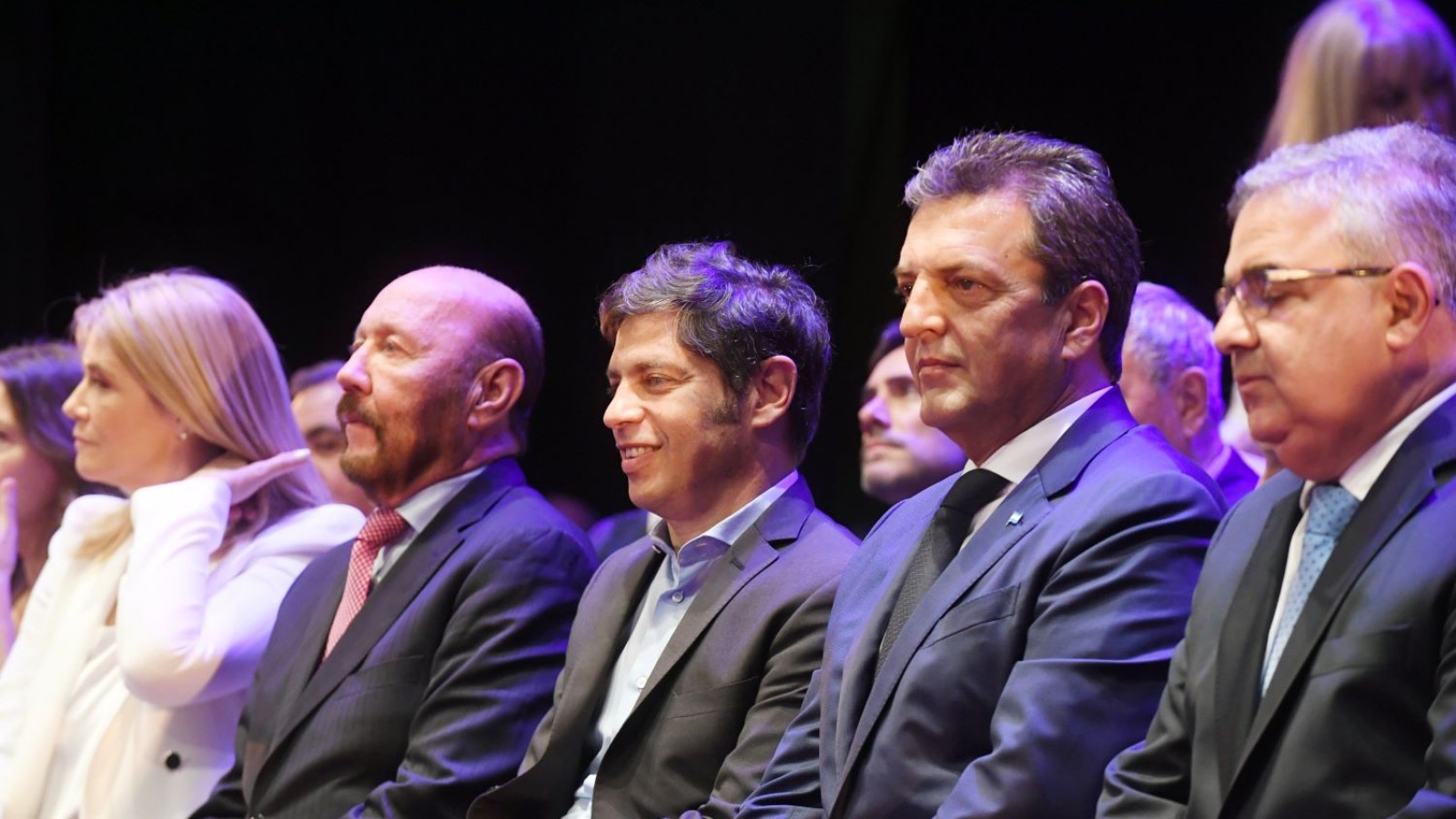 Kicillof participó de la jura del gobernador de Tucumán