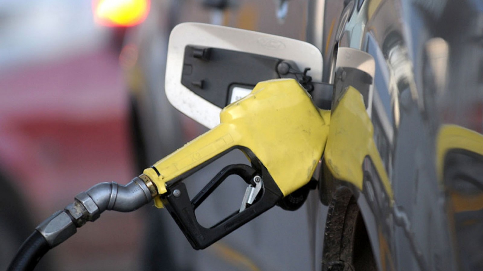 La demanda de combustibles cae en medio de la recesión: cuándo puede repuntar