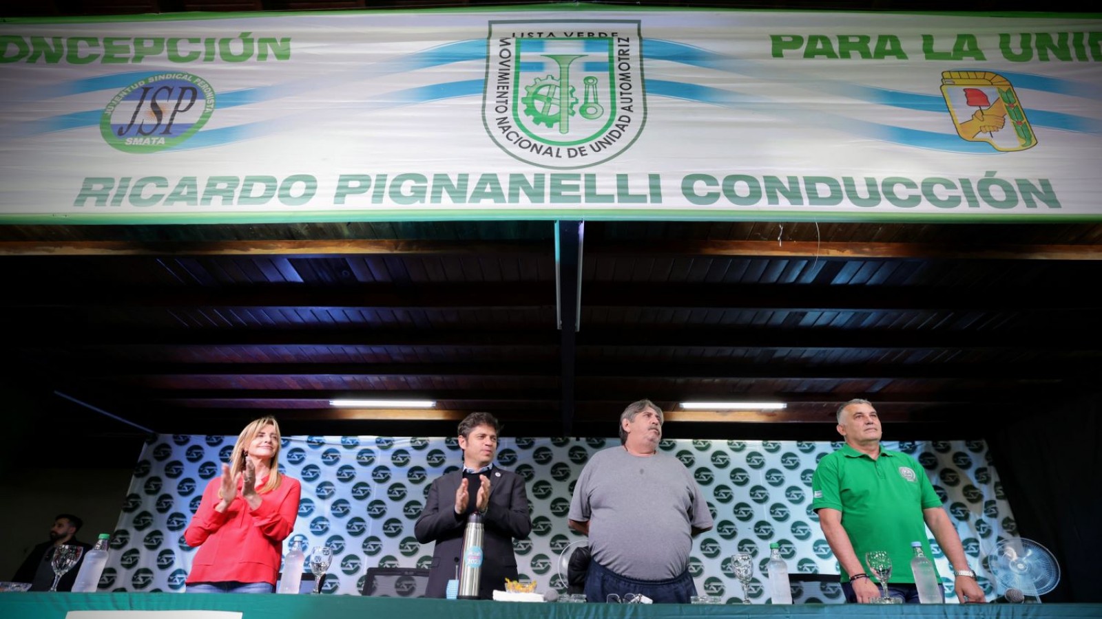 Kicillof: "Ninguno de nuestros problemas se va a resolver con la motosierra y la pérdida de soberanía"