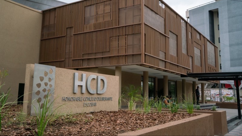 Ariel Sujarchuk pide derogar la ordenanza que habilitaba la instalación de una sala de juegos en Ingeniero Maschwitz