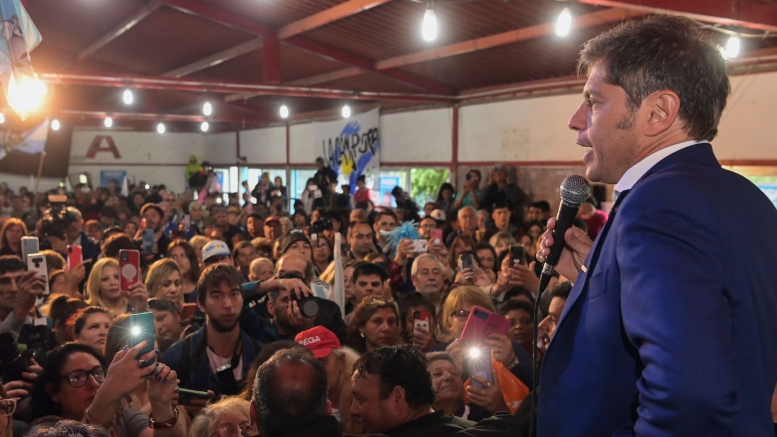 Kicillof: "Cuando la patria está en peligro, debemos defender la salud y la educación pública"