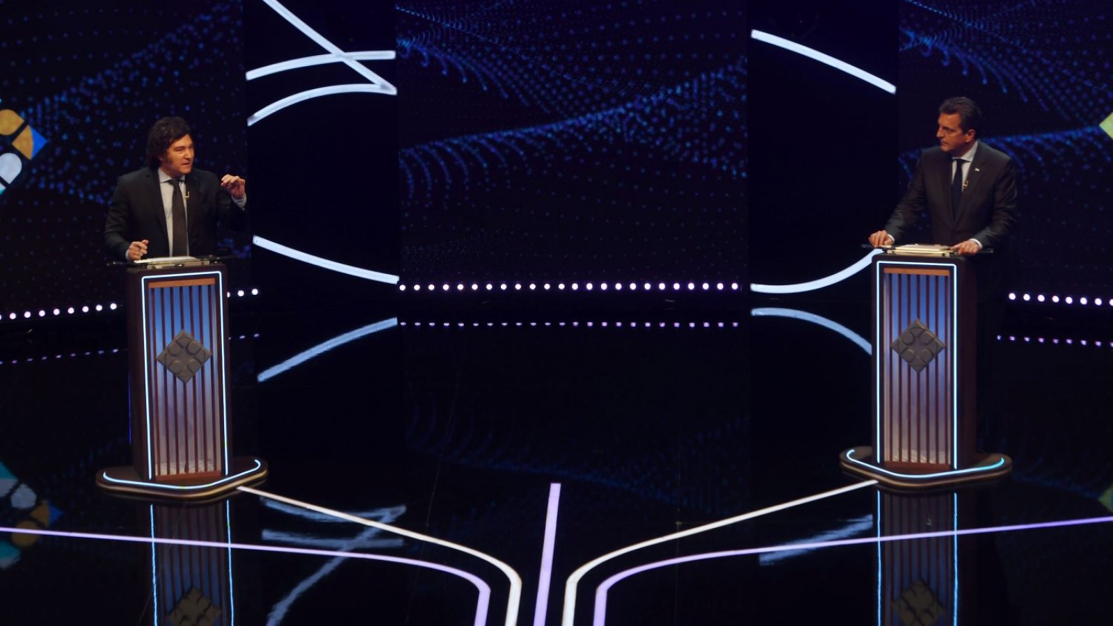 Massa impuso su estrategia de mostrarse 'presidenciable' en el debate con Milei