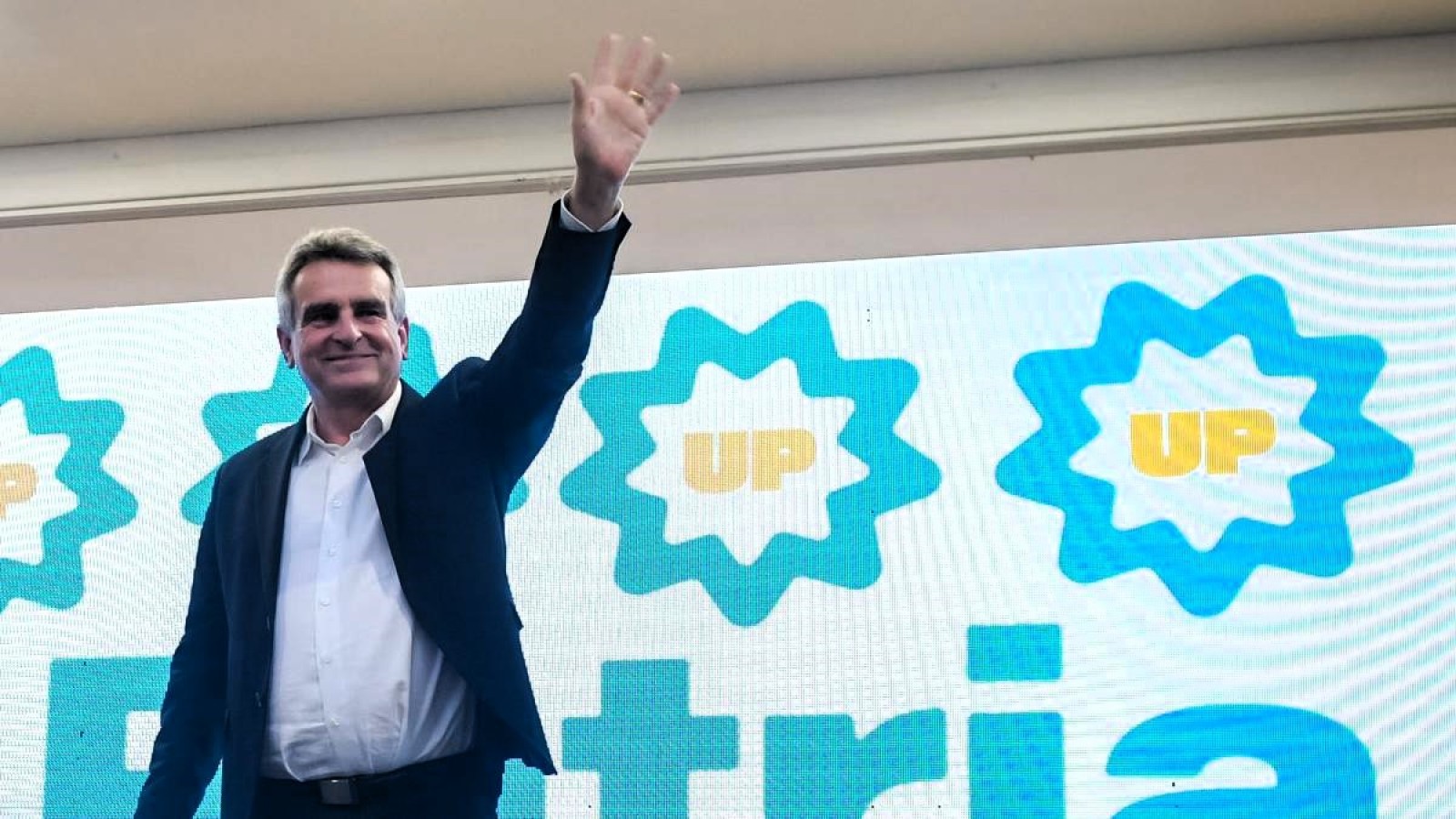 Rossi dijo que a Milei "le faltan cursar un par de materias" para ser presidente