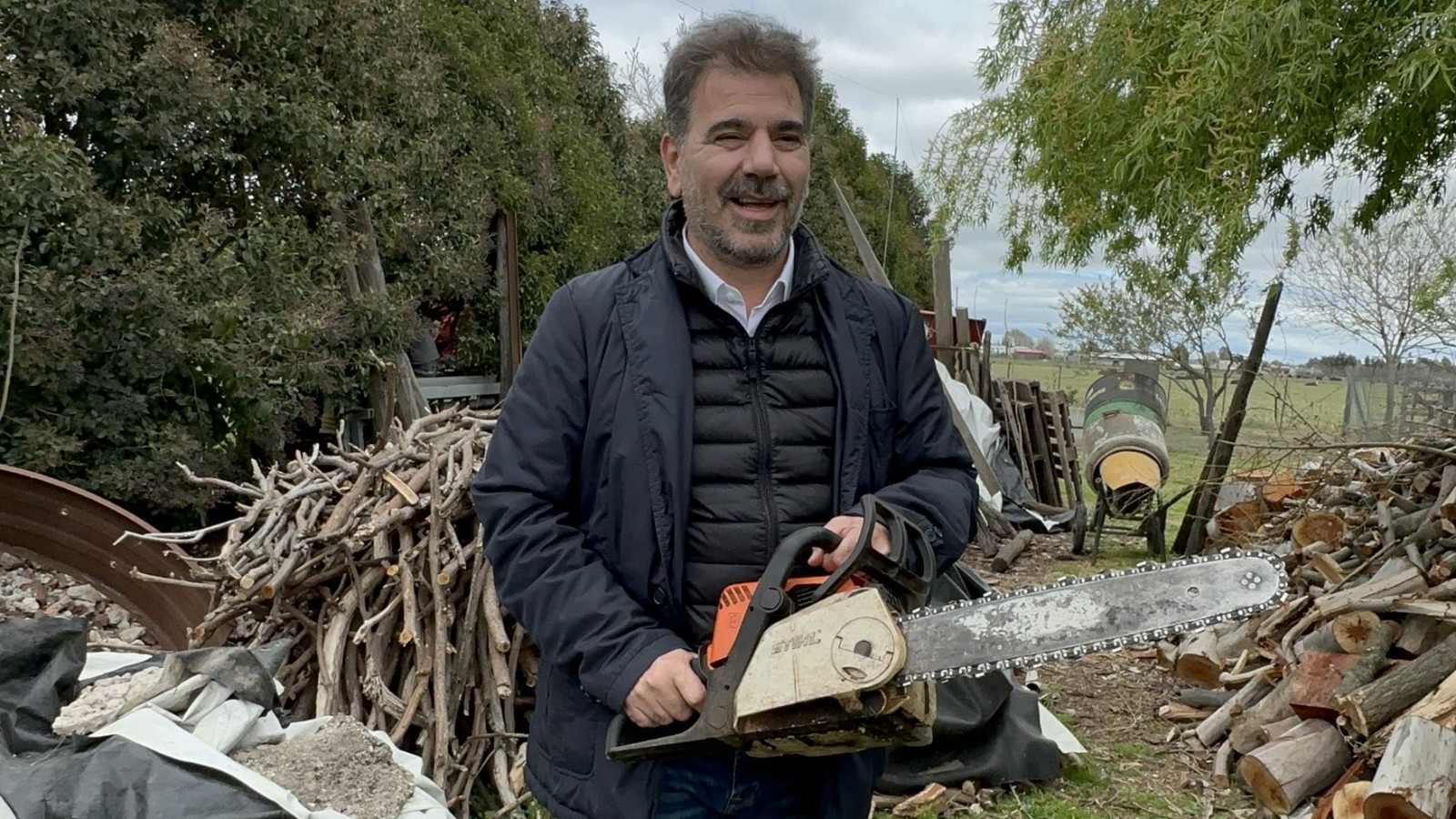 Cristian Ritondo se mostró con una motosierra y felicitó a Javier Milei