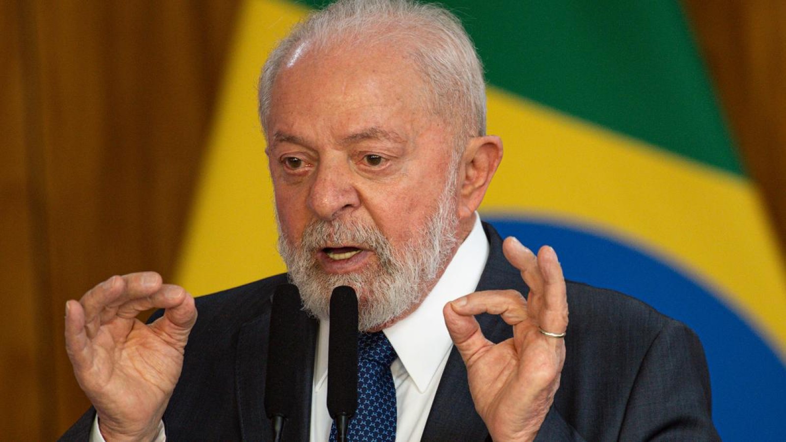 Lula deseó "buena suerte" al gobierno electo y dijo que "estará disponible para trabajar" juntos