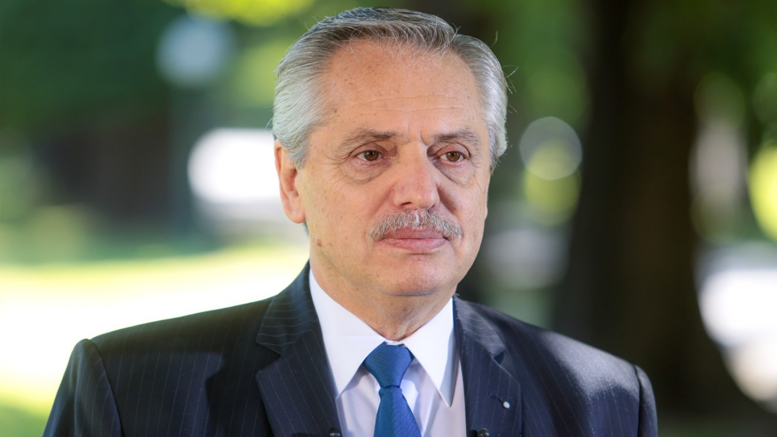 Fernández critica apoyo de JxC a "derecha no democrática" y aconseja a Milei "estar lejos de Macri"