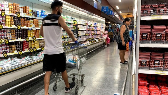 El consumo masivo sigue en caída: ventas en supermercados bajaron por sexto mes consecutivo en septiembre