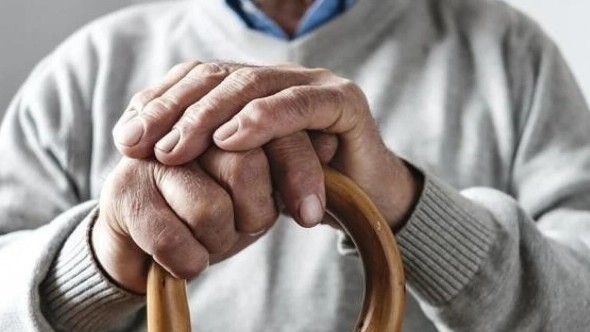 Jubilación mínima en crisis: el bono sigue congelado en $70.000 y pierde poder frente a la inflación