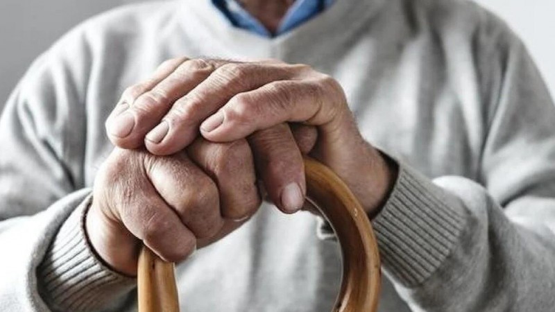 Jubilación mínima en crisis: el bono sigue congelado en $70.000 y pierde poder frente a la inflación