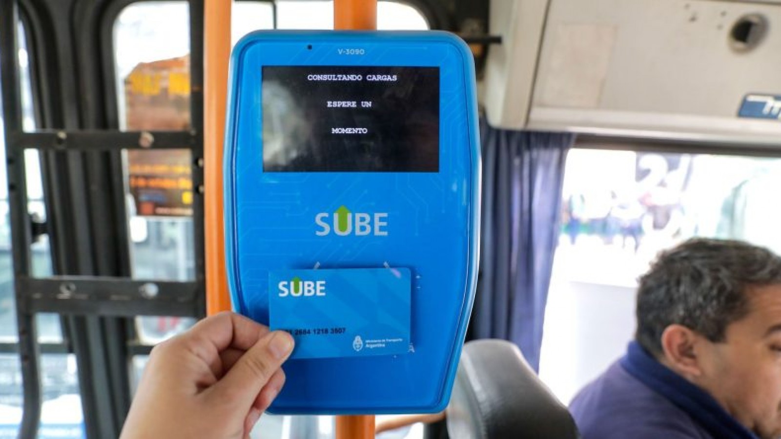 Aumentan las tarifas de colectivos, subte, premetro y peajes en el AMBA a partir de junio: cuánto costará viajar