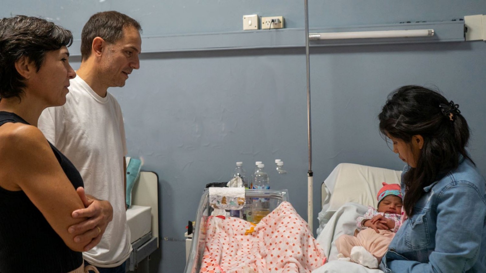 El intendente de Campana le dio la bienvenida al primer bebé del 2024