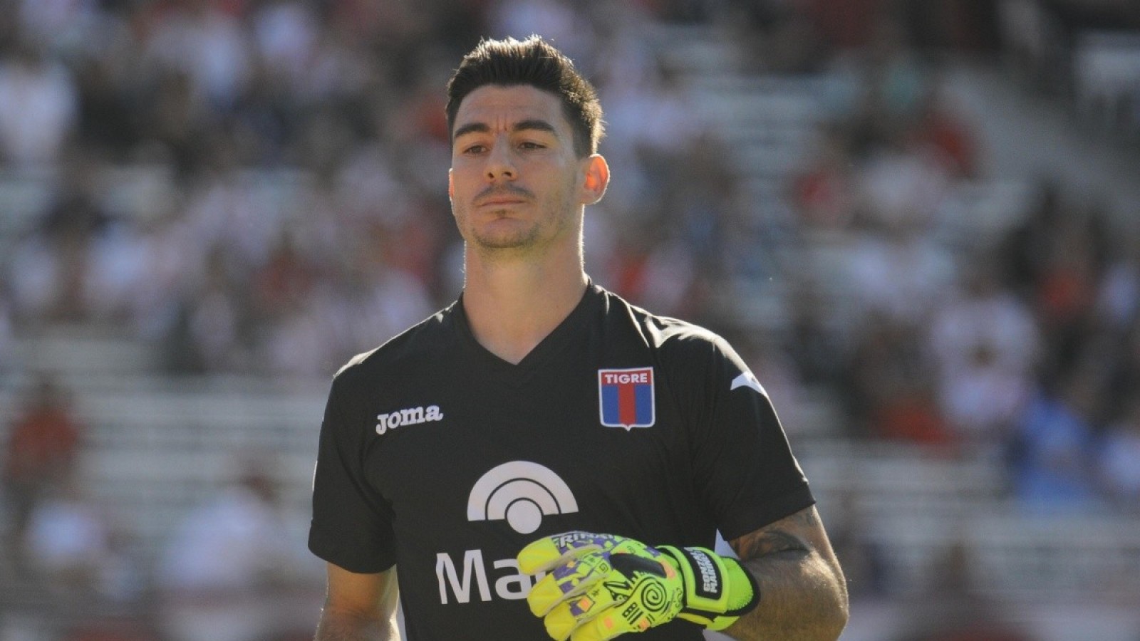 El arquero Gonzalo Marinelli y Robert Rojas se despidieron de Tigre