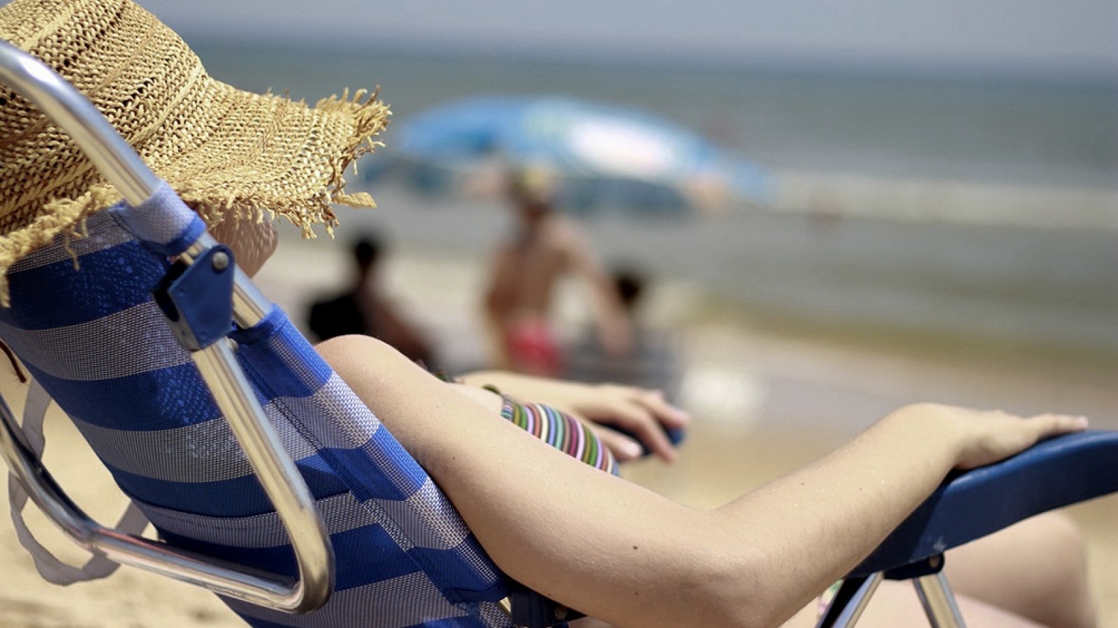 El correcto uso de protector solar, lentes de sol y sombra: cuidados esenciales de la piel en verano