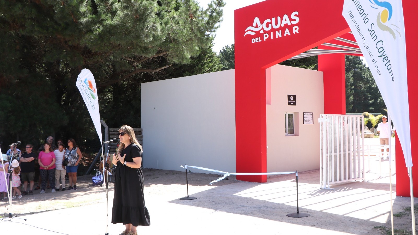 Se inauguró el nuevo complejo recreativo "Aguas del Pinar" en San Cayetano