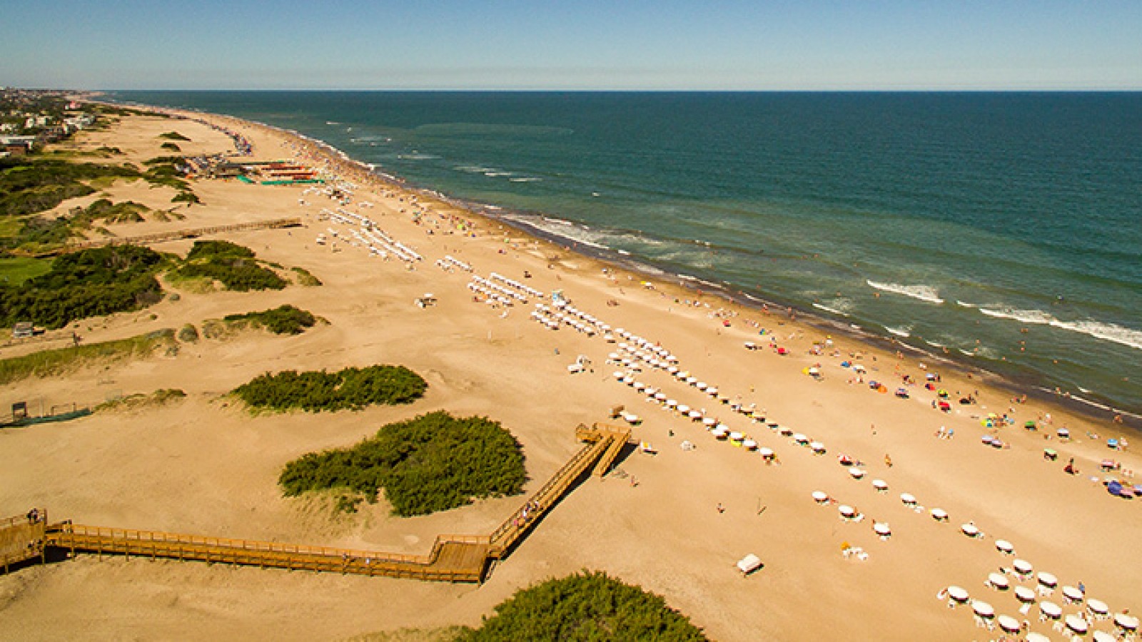 Verano y disfrute son sinónimos de playas en la Provincia de Buenos Aires