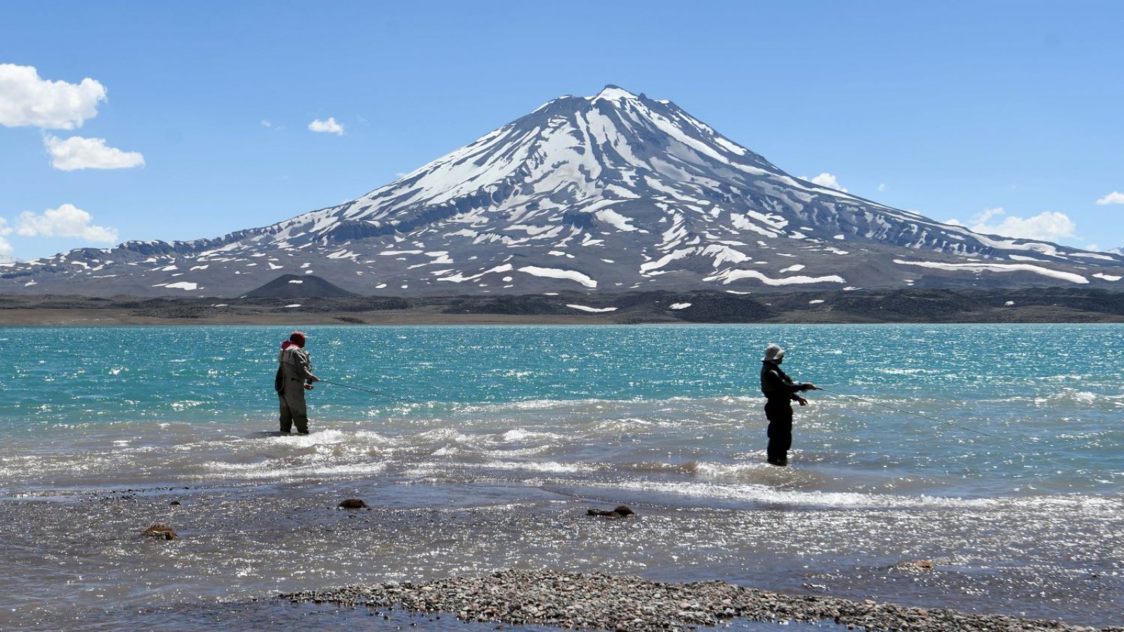 Abrió Laguna del Diamante, con su majestuoso volcán Maipo