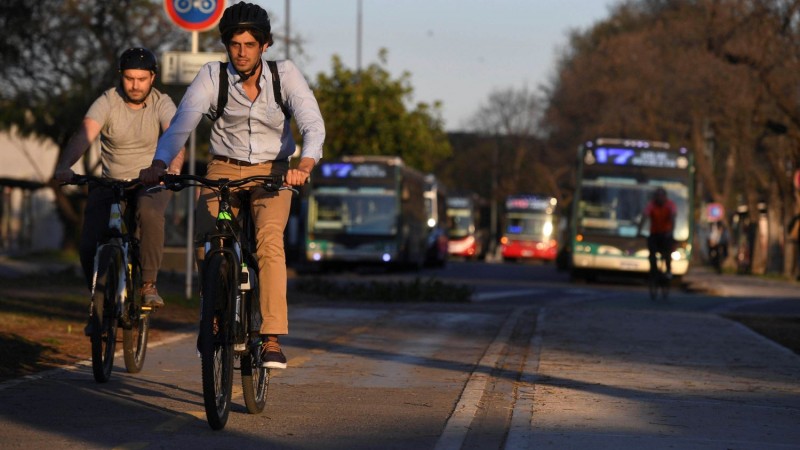 Diez circuitos autoguiados para redescubrir la esencia de los barrios porteños en bicicleta